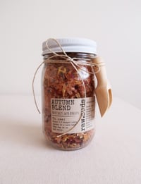 AUTUMN BLEND BATH SALTS JAR 500G + WOODEN SCOOP