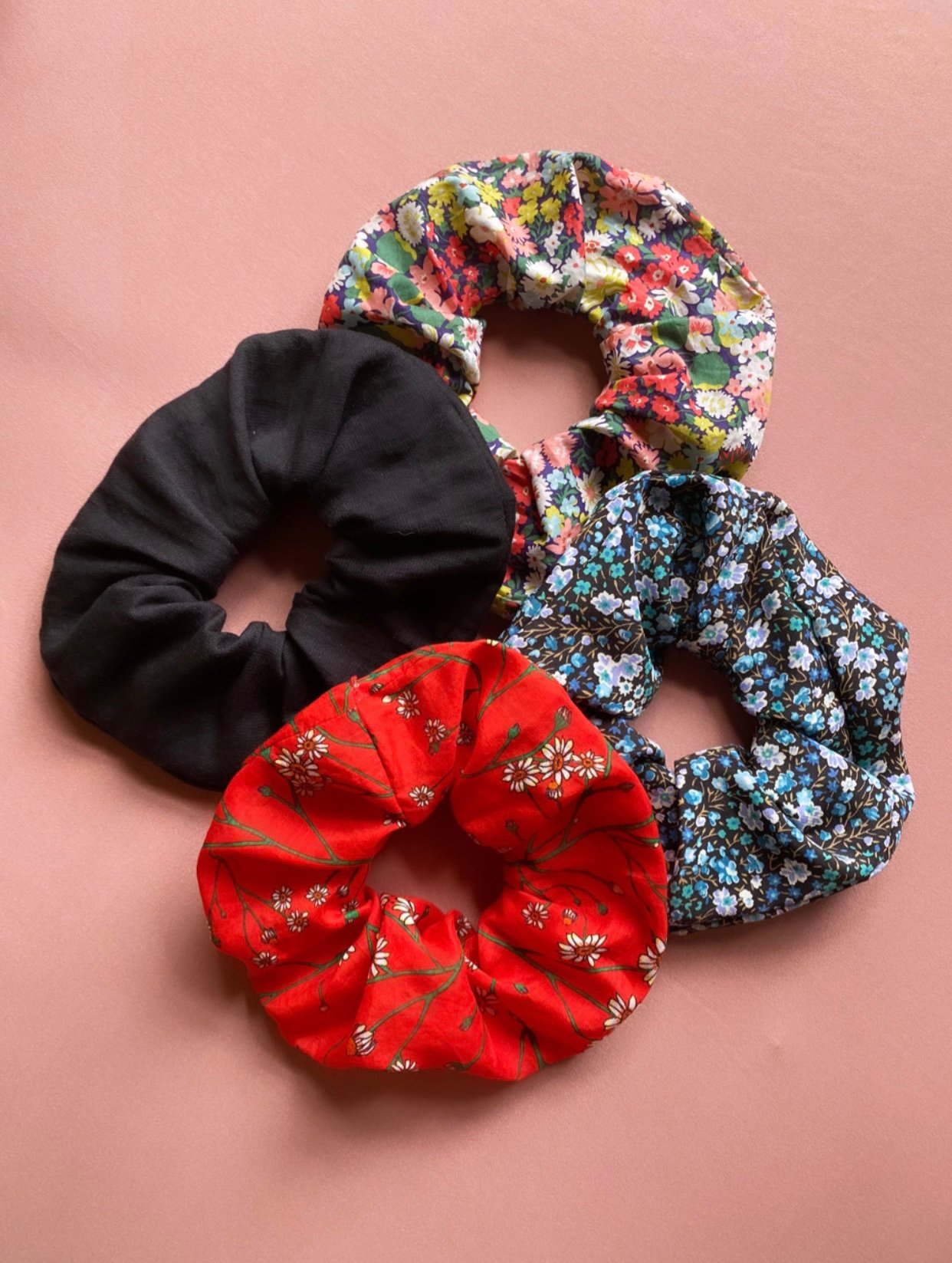 Image of Oversized Scrunchies 