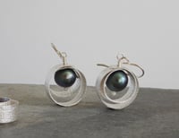 Image 2 of Framed pearl earrings silver