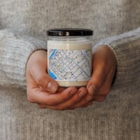 Image 2 of DBB Dominique En Bus Plan de Roseau 9oz Soy Candle
