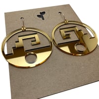 Image 3 of chimalli II / acrylic / gold