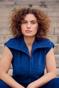 Image 1 of Josephine buksedragt i blå fløjl 