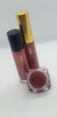 Image 4 of Sealed With A Kiss Lip Kit