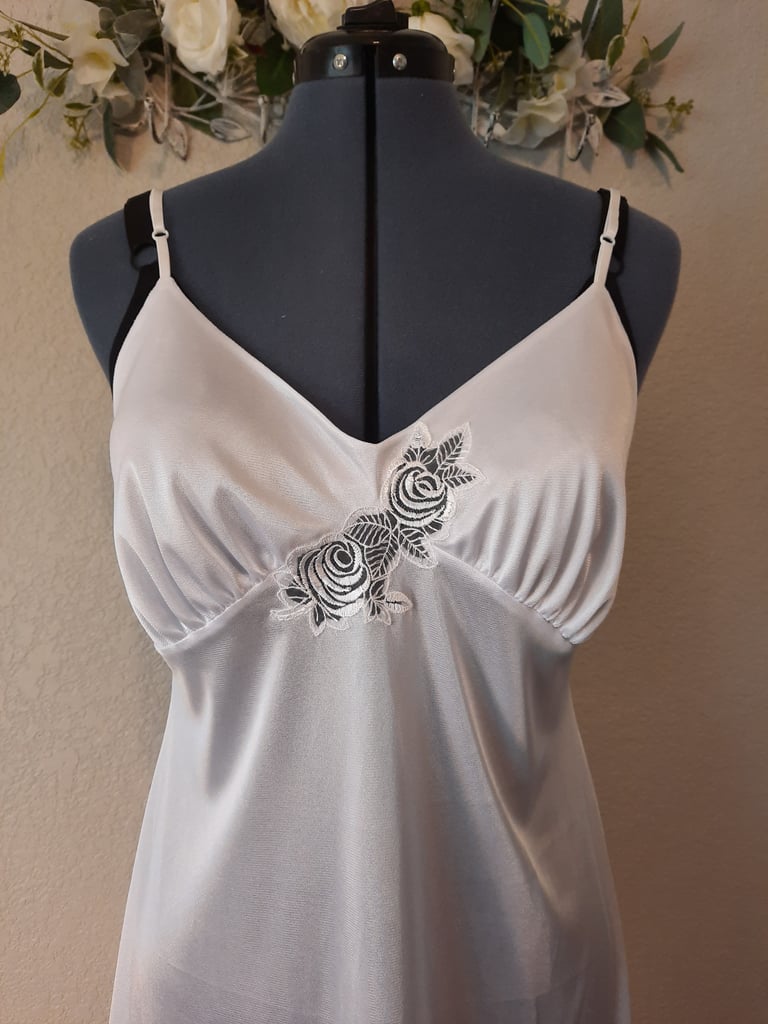 White Roses tricot slip, style #1, Sizes 32,34,36,38 Image 2