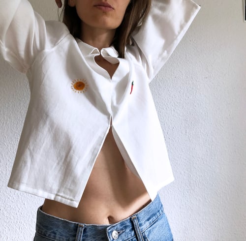 Image of Pre-order: Sunny Nips - Damaja designed shirt, made of 100% organic cotton in Berlin