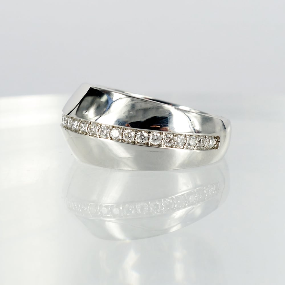 Image of 14ct white gold diamond dress ring 