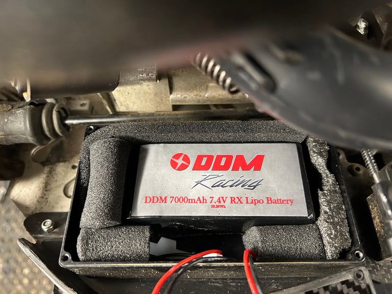 Bonehead RC Losi 5ive T 2.0 billet battery box.  Image 6