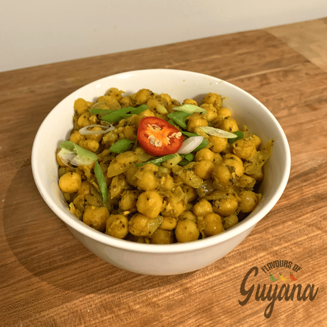 Curry Chickpeas & Roti🌱