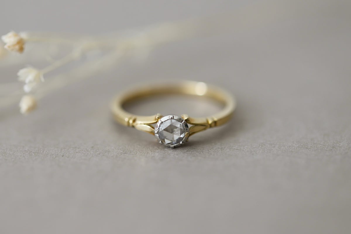 Image of 18ct gold and Platinum 'Fleur de Lys' rose-cut diamond ring (ENRG13)