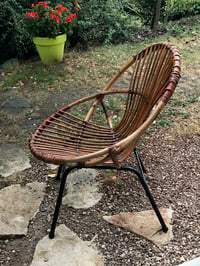 Image 2 of Petit fauteuil coquille en rotin années 50/60