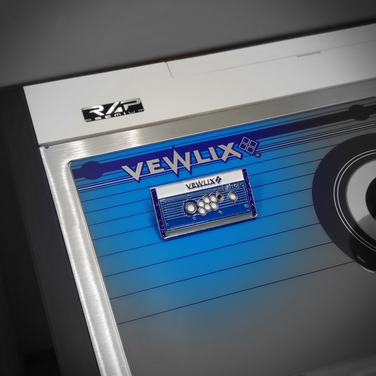 Image of Vewlix Diamond Blue Pin and Keychain 