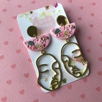 ‘Evie’ earrings - light pink 