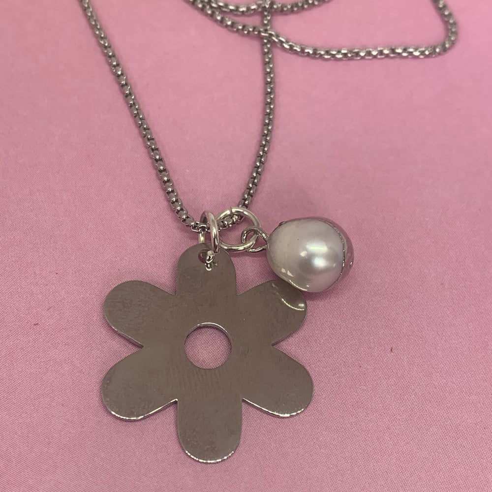 Image of Flower and pearl fine chain - stainless steel