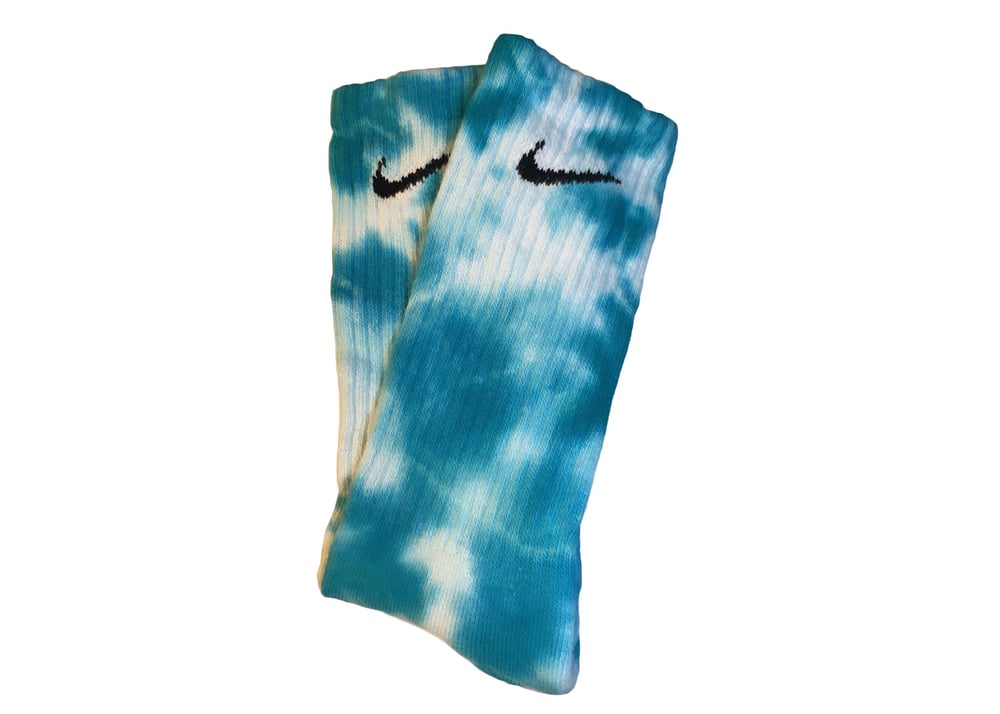 Image of NIKE EVERYDAY CUSTOM MARBLE DYE SOCKS SIZE LARGE “BLUE SKIES”