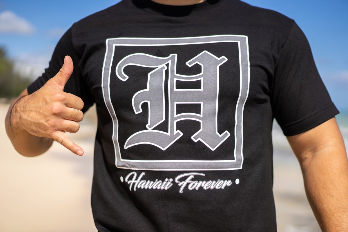  Hawaii Forever Grey - (Black T-shirt)