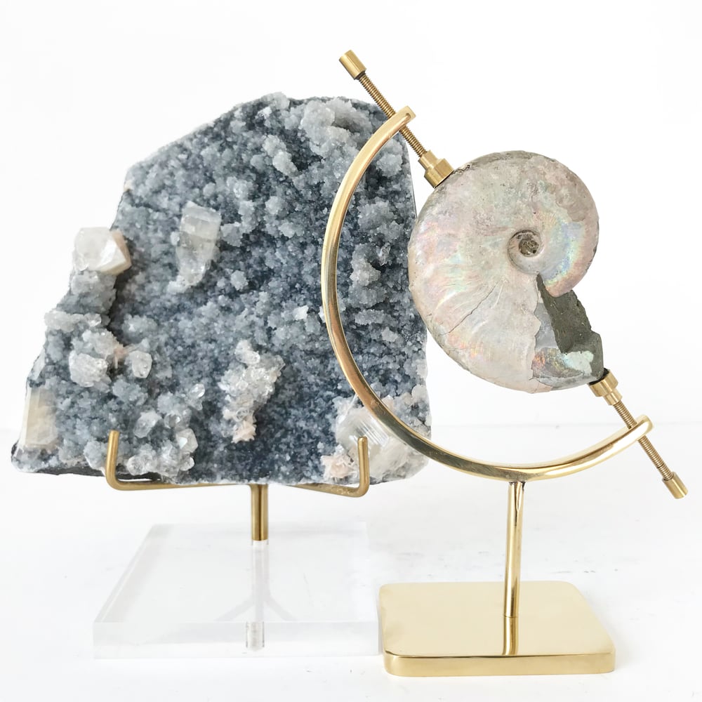 Image of Zeolite no.135 + Lucite and Brass Stand