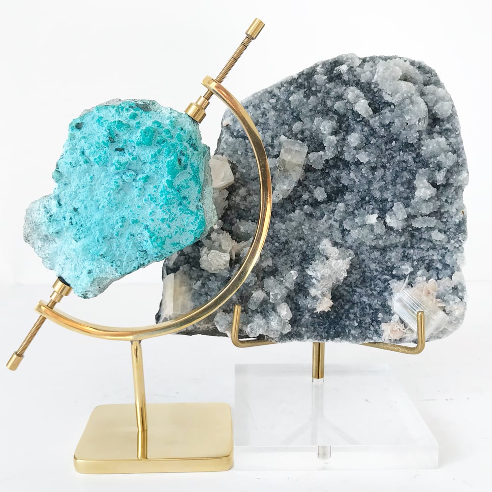 Image of Zeolite no.135 + Lucite and Brass Stand