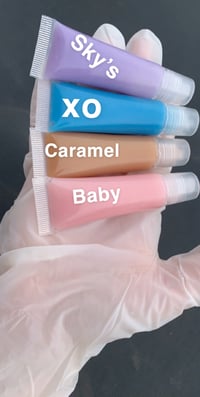 Lipgloss squeeze tubes