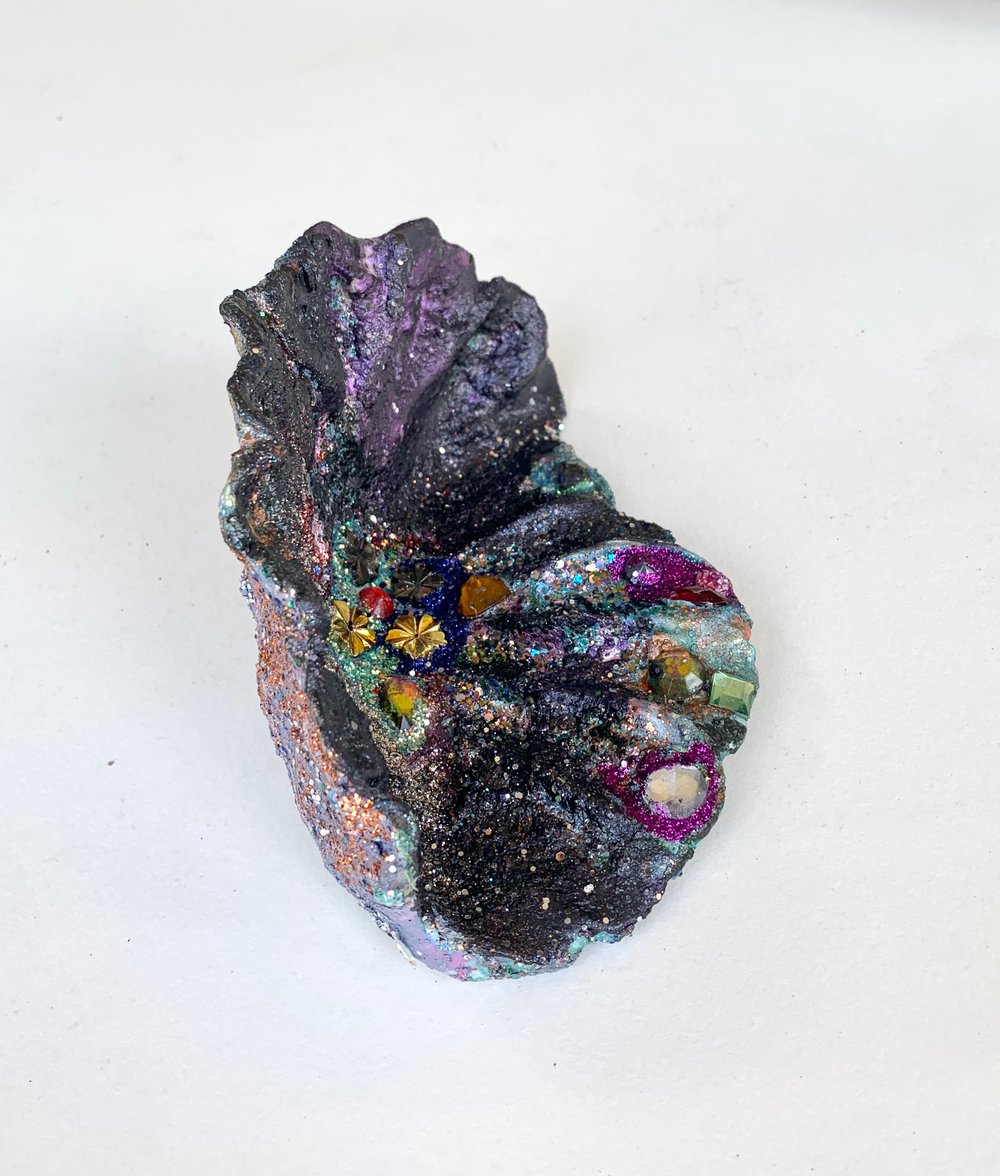 Image of Dark Shell Gems Inside