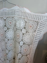 Image 10 of Daisy shirt, white (one size)