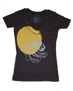 Image of Kona Sunset / Women's Slim-Fit V Neck