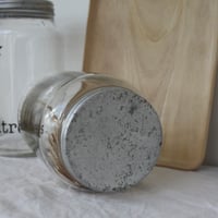 Image 4 of Bocaux en verre 2 litres, couvercles en fer blanc.
