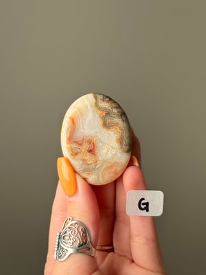 CRAZY LACE AGATE WORRY STONES