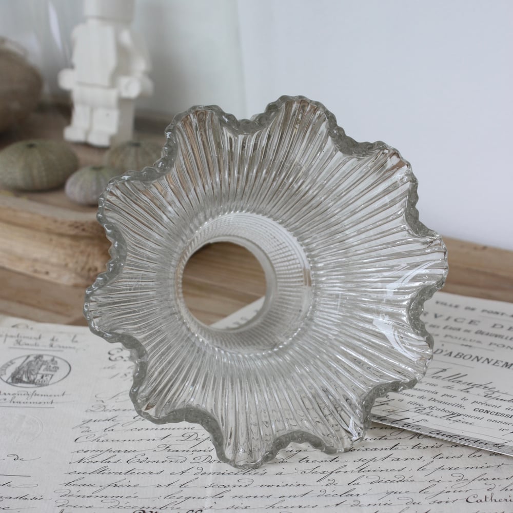 Image of Tulipe en verre moulé Holophane.