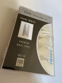 Nail tips pearl white 