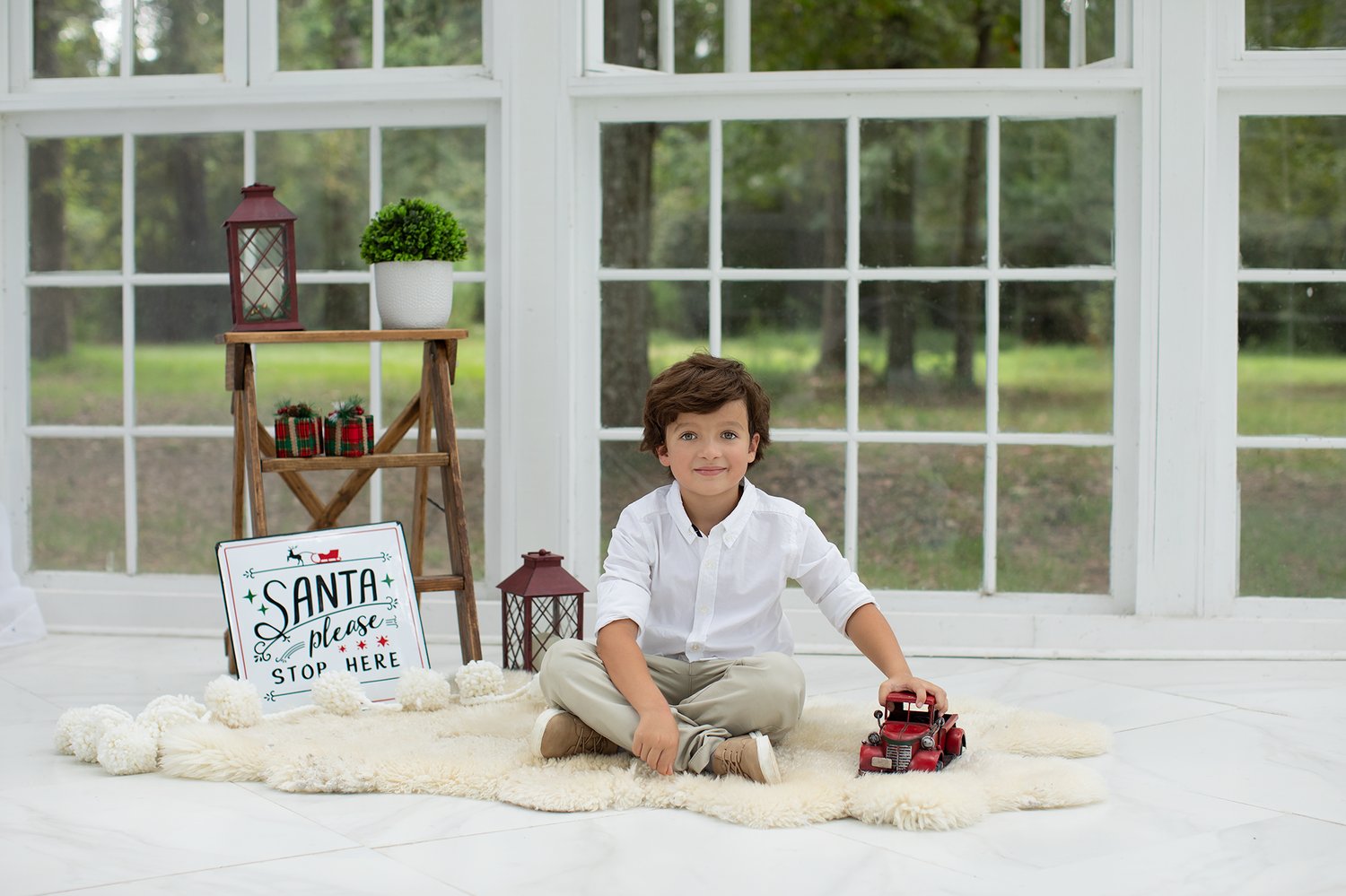 Image of CHRISTMAS MINI SESSIONS IN A GRASS GREEN HOUSE - DEPOSIT 