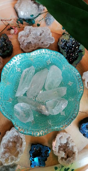 Image of Rough clear quartz specimen 