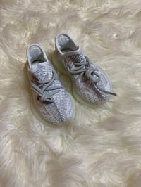 Kids Yeezy Boost 350 v2