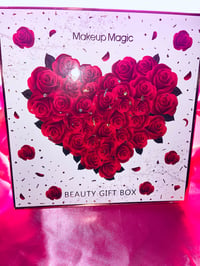 Image 3 of makeup magic beauty gift box