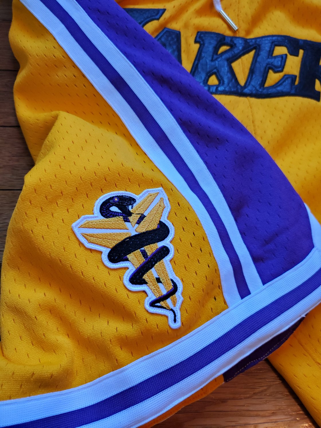 Image of Lakers Mitchell and Ness short Sz.XL