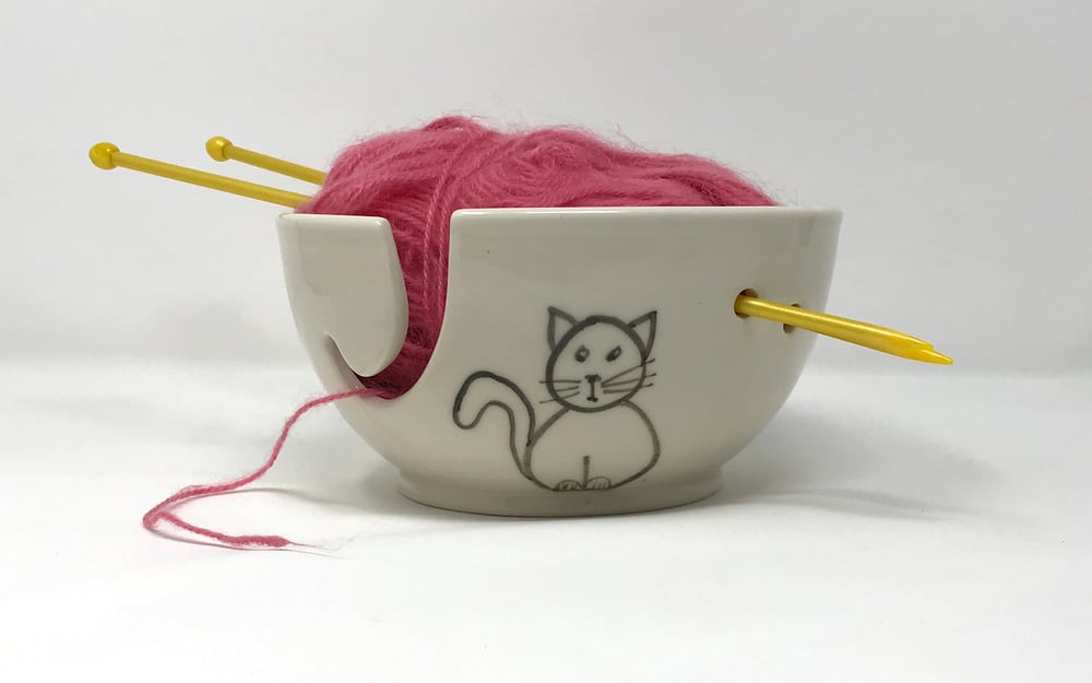 Cat decorated Yarn bowl, Medium