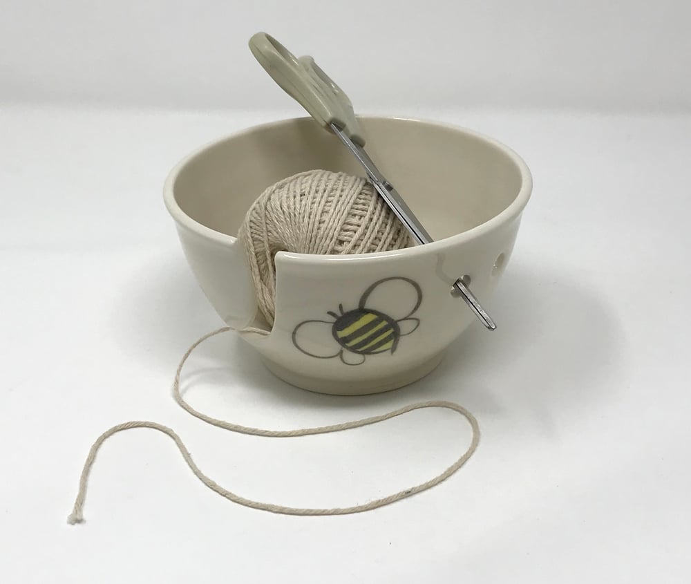Bee decorated STRING Bowl | Ebsworth Pots