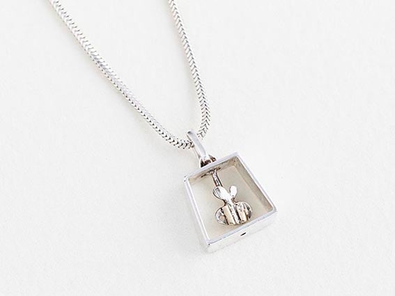 Swinging pendant (square)