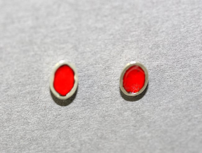Enamel oval stud earrings