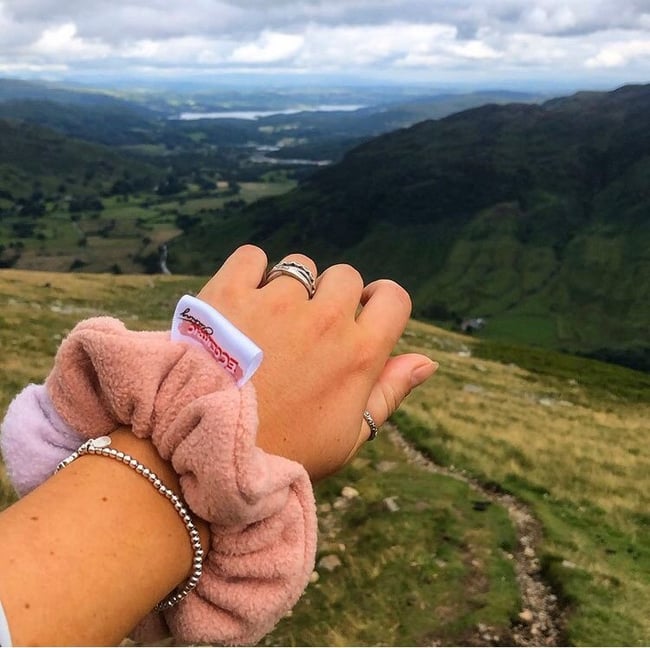 Half & Half Fleece scrunchie 
