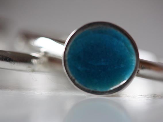 Round 1/2 cup enamel ring