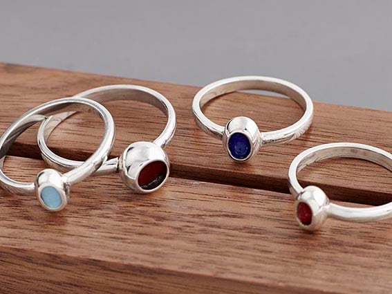 Full cup round enamel ring