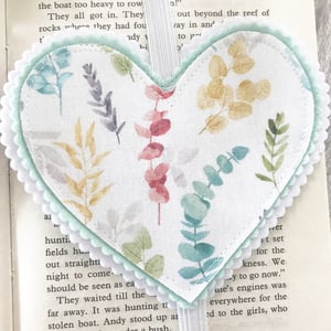 Image of Wild foliage Heart Bookmarks