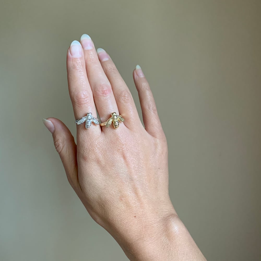 Honey Bee Ring THE CIRCLE CRAFT