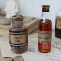 Image 3 of Petits flacons de pharmacie anciens.