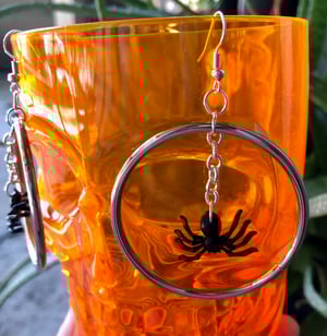 Hanging Spider in Ring Earrings