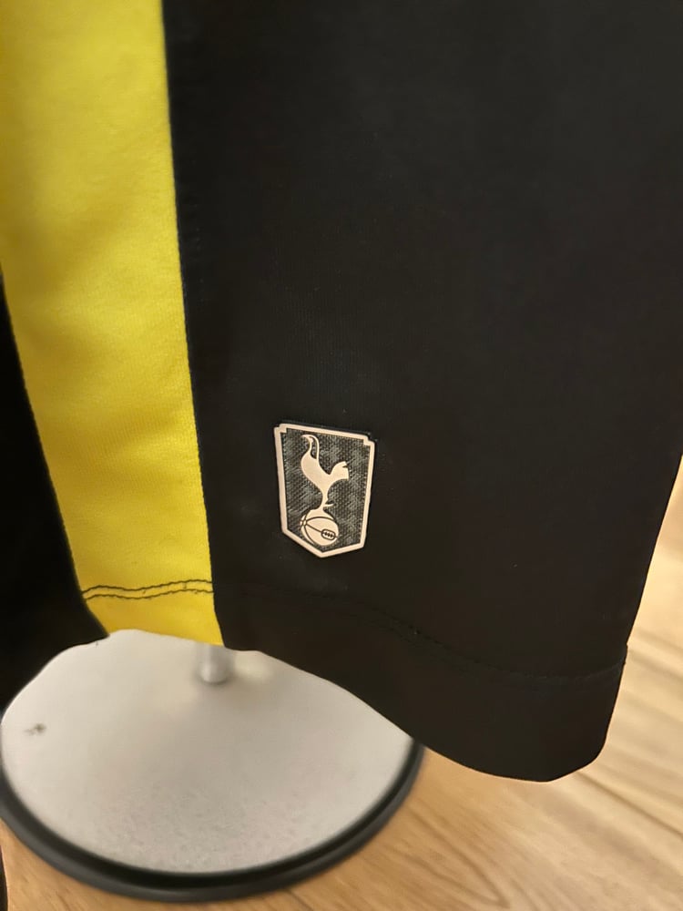 Image of Tottenham Hotspur “KANE 18” 2014/15 Away Shirt + PL patches (L)