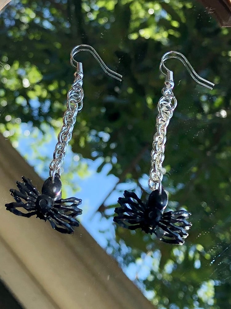 Hanging Chain Spider Earrings