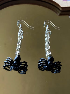 Hanging Chain Spider Earrings