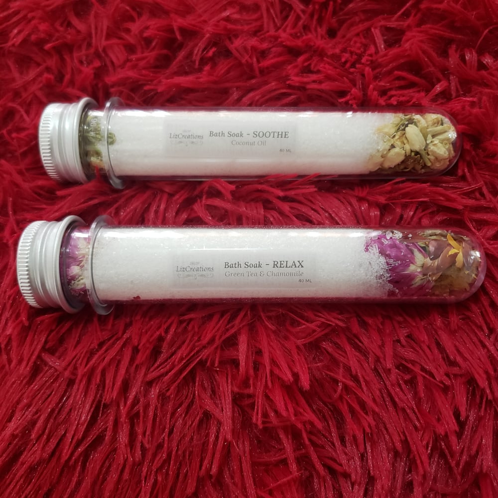 Bath Soak Salts With Dried Botanicals