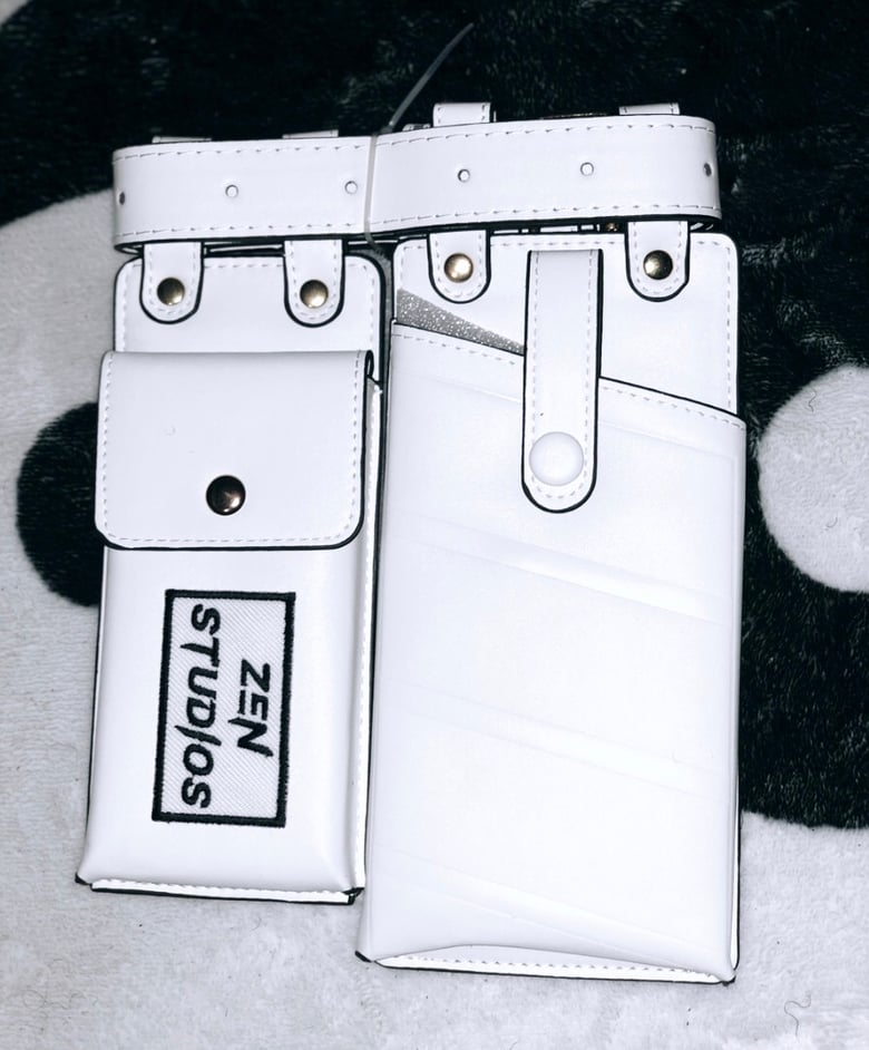 Image of Chi Pouch ( White) 